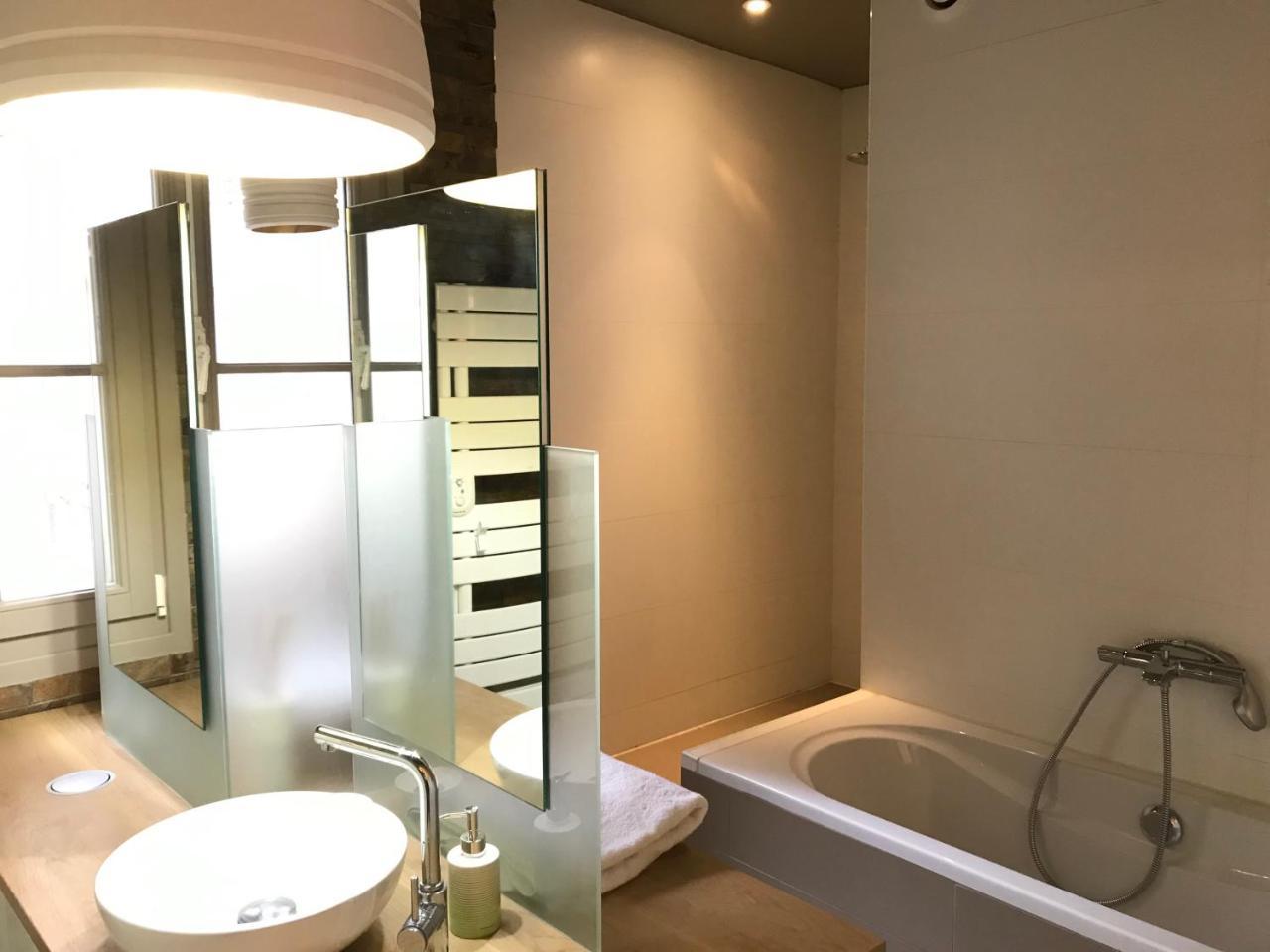 Appartamento Beautiful Duplex In The Center Of Parigi Esterno foto